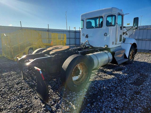 2017 Kenw Constructi VIN 2XKHAJ8X2HM160486 COPART salvage auction — MECHANICAL, NE - CERTIFICATE OF TITLE, sold $5,900 on 2026-09-03 (photo 4)