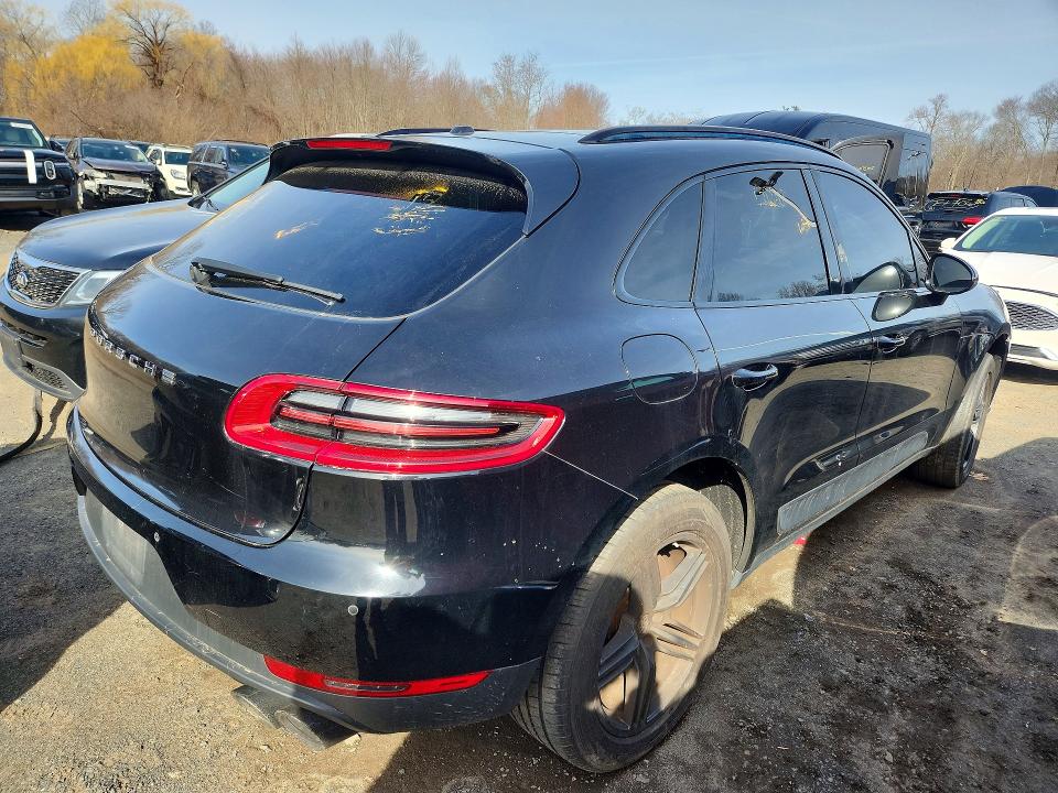 2015 Porsche Macan VIN WP1AB2A54FLB62076 COPART salvage auction — MINOR DENT/SCRATCHES, CT - CERTIFICATE OF TITLE, sold $7,900 on 2026-07-30 (photo 3)