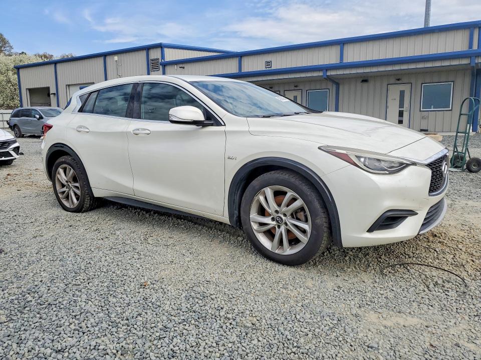 2017 Infiniti Qx30 VIN SJKCH5CPXHA034977 COPART salvage auction — NORMAL WEAR, Nc - Dealer Only Clean Title, sold $1,900 on 2026-08-01 (photo 4)