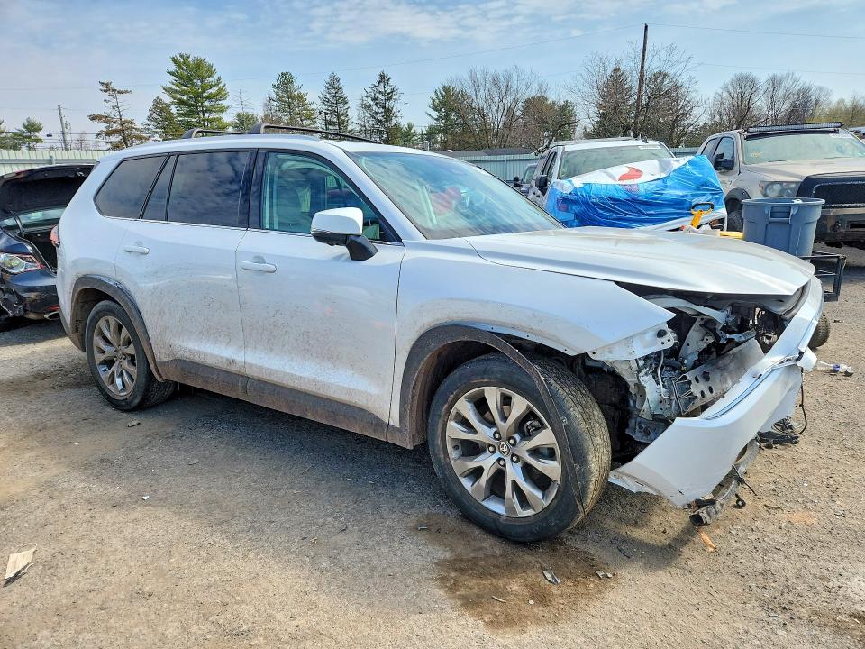 2024 Toyota Highlander VIN 5TDAAAB50RS037771 COPART salvage auction — FRONT END, PA, sold $5,700 on 2026-07-28 (photo 4)