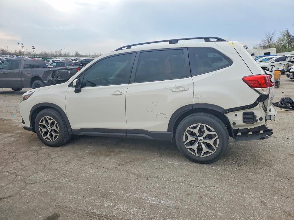 2022 Subaru Forester VIN JF2SKADCXNH407928 COPART salvage auction — WATER/FLOOD, Mo - Salvage Certificate Of Title, sold $6,700 on 2026-07-24 (photo 2)