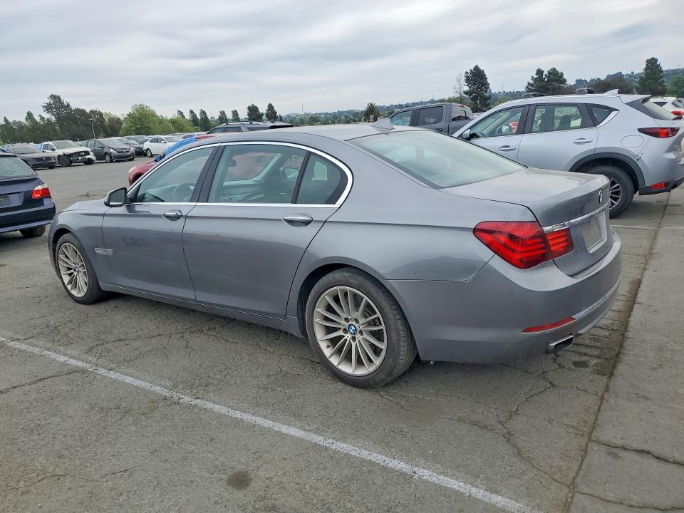 2014 BMW 7er VIN WBAYE8C52ED135424 COPART salvage auction — MINOR DENT/SCRATCHES, Ca - Dis/Dlr/Exp Only Clean Title, sold $2,700 on 2026-07-27 (photo 2)