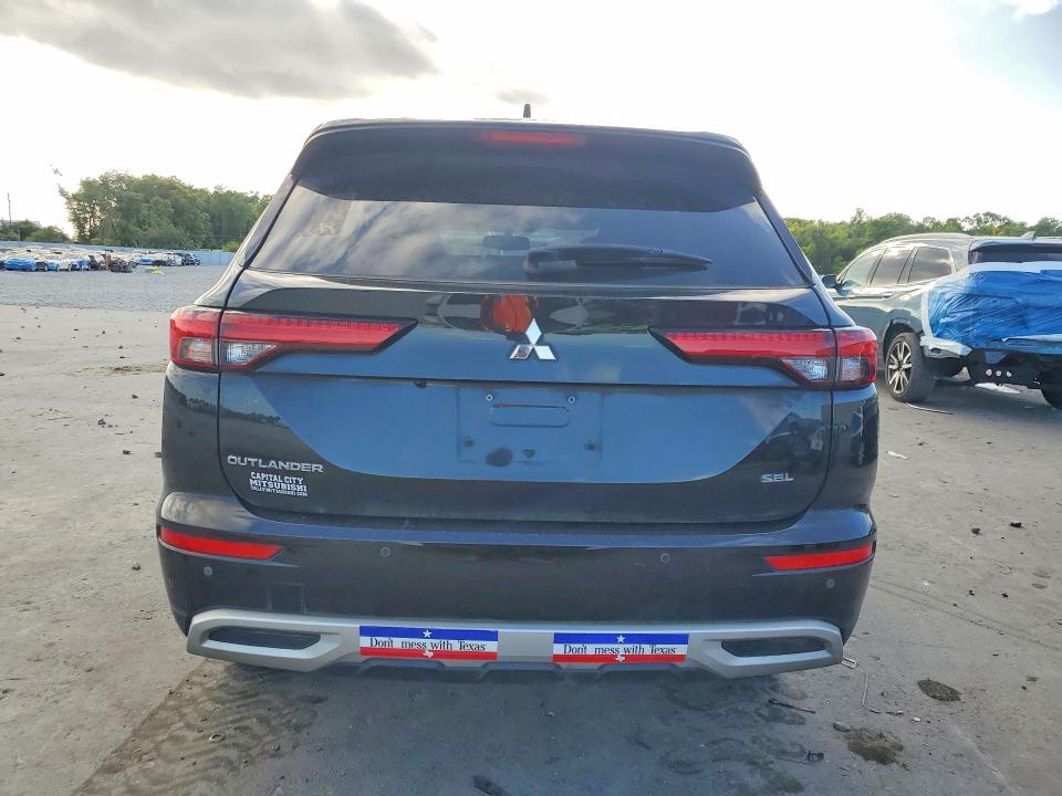 2022 Mitsubishi Outlander VIN JA4J3VA85NZ014616 COPART salvage auction — MINOR DENT/SCRATCHES, Fl - Certificate Of Title (P), sold $10,500 on 2026-07-08 (photo 6)