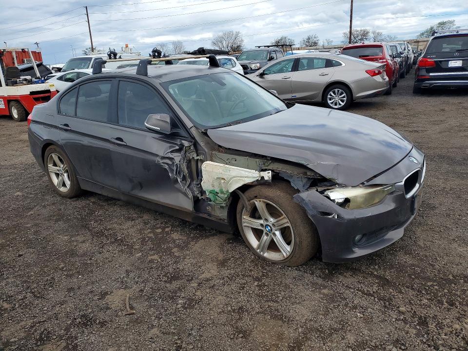 2013 BMW 3 series VIN WBA3B1C52DK128624 COPART salvage auction — FRONT END, HI - CERTIFICATE OF SALVAGE, sold $2 on 2026-07-17 (photo 4)