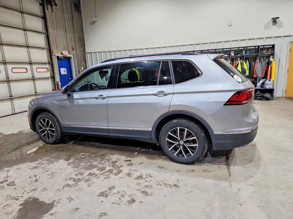 2021 Volkswagen Tiguan VIN 3VV2B7AX0MM060517 COPART salvage auction — VANDALISM, Nh - Certificate Of Title, sold $5,800 on 2026-09-01 (photo 2)