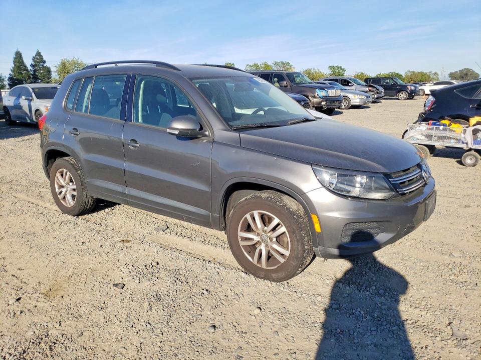 2015 Volkswagen Tiguan VIN WVGAV7AX8FW597183 COPART salvage auction — NORMAL WEAR, Ca - Dis/Dlr/Exp Only Clean Title, sold $600 on 2026-07-21 (photo 4)