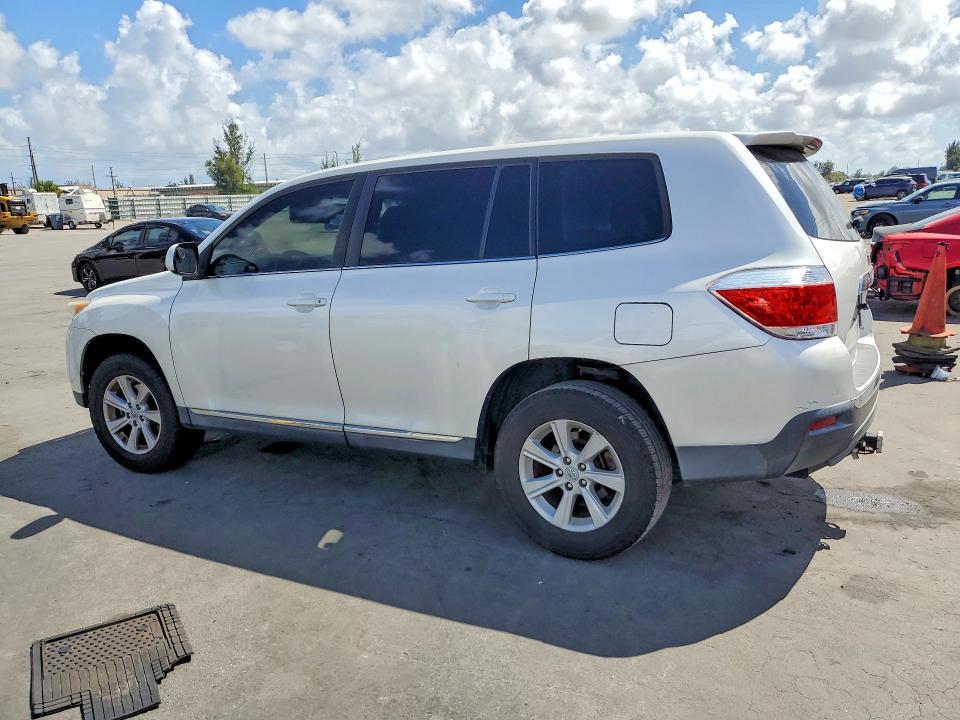2012 Toyota Highlander VIN 5TDZA3EH5CS025448 COPART salvage auction — SIDE, Fl - Cert Of Title Slvg Rebuildable, sold $3,100 on 2026-07-29 (photo 2)