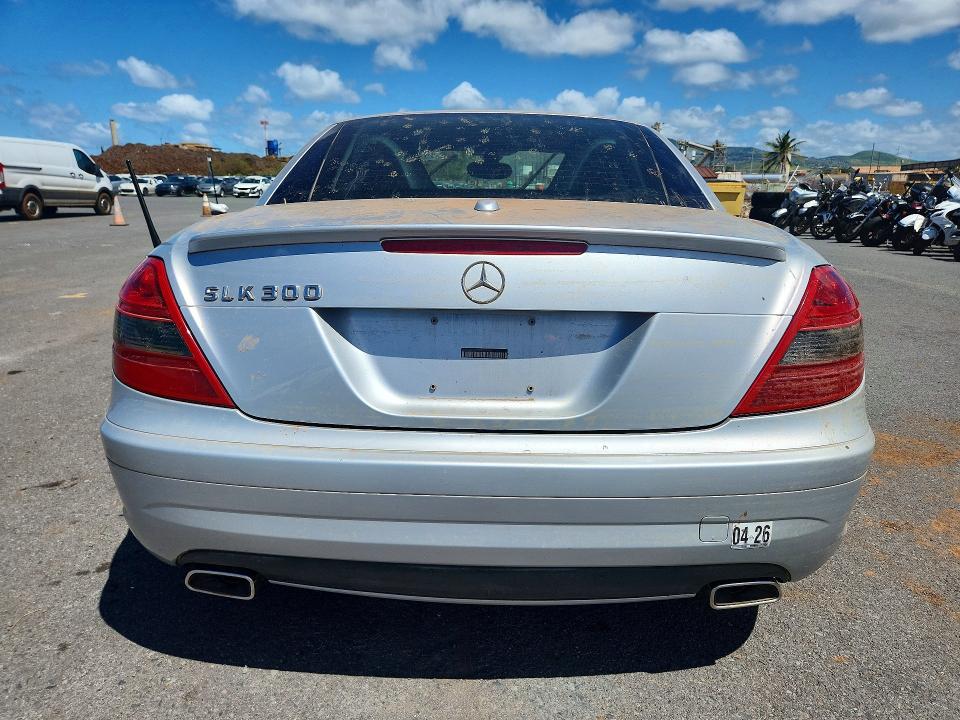 2010 Mercedes-benz Slk-klasse VIN WDBWK5EA4AF229247 COPART salvage auction — WATER/FLOOD, Hi - Certificate Of Salvage, sold $2 on 2026-07-20 (photo 6)