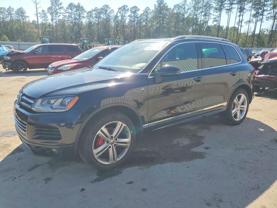 2014 Volkswagen Touareg VIN WVGDP9BPXED007867 COPART salvage auction — FRONT END, SC - CERT OF TITLE-SALVAGE, sold $3,450 on 2026-07-20 (photo 1)