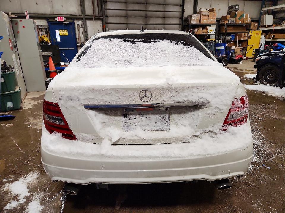 2012 Mercedes-benz C-klasse VIN WDDGF8BBXCA676552 COPART salvage auction — FRONT END, Salvage Title, sold $975 on 2026-08-04 (photo 6)