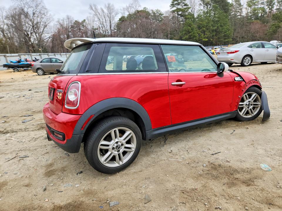 2011 Mini Cooper VIN WMWSV3C53BTY23121 COPART salvage auction — FRONT END, Md - Cert Of Salvage > 75% Damage, sold $325 on 2026-07-14 (photo 3)