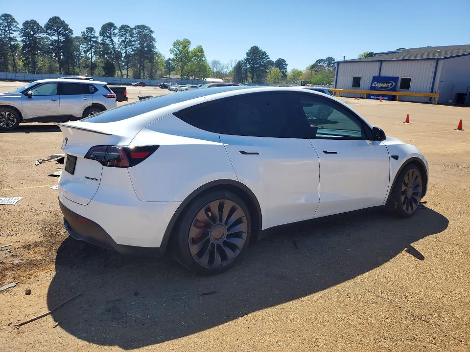 2025 Tesla Model y VIN 7SAYGDEF6SA378086 COPART salvage auction — FRONT END, Tx - Salvage Vehicle Title, sold $13,200 on 2026-07-13 (photo 3)