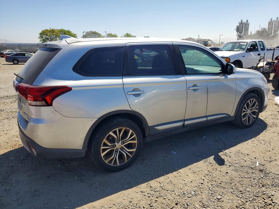 2018 Mitsubishi VIN JA4AZ3A38JZ055386 COPART salvage auction — FRONT END, Salvage Title, sold $2,100 on 2026-07-10 (photo 3)