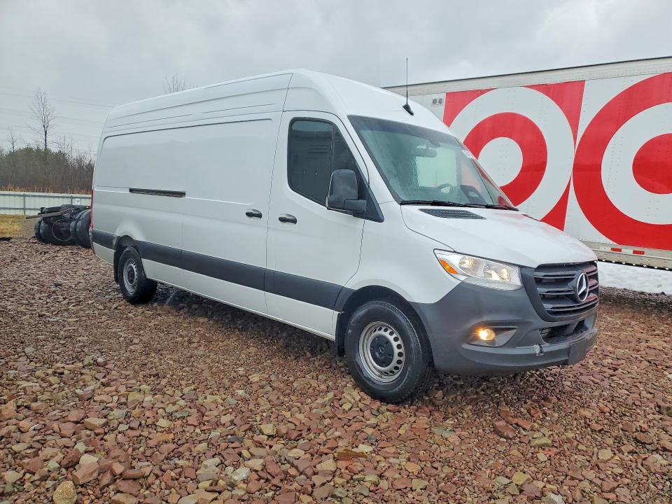 2025 Mercedes-benz Sprinter VIN W1Y4NCHY3ST195569 COPART salvage auction — MINOR DENT/SCRATCHES, Ny - Mv-907A Salvage Certificate, sold $31,250 on 2026-07-08 (photo 4)