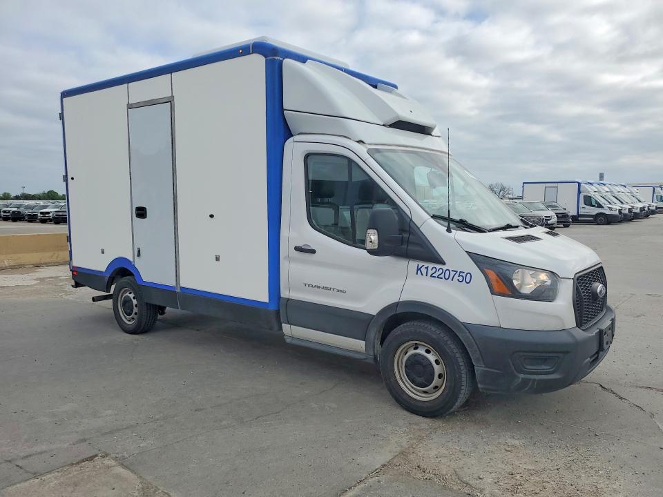 2022 Ford Transit VIN 1FDBW5Z80NKA01721 COPART salvage auction — NORMAL WEAR, Tx - Certificate Of Title, sold $17,000 on 2026-07-30 (photo 4)