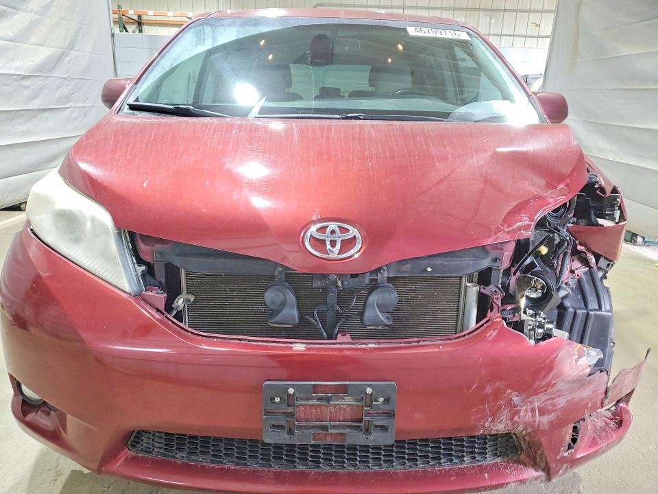 2016 Toyota Sienna VIN 5TDYK3DC3GS749109 COPART salvage auction — FRONT END, Co - Bill Of Sale-Parts Only, sold $400 on 2026-07-30 (photo 5)