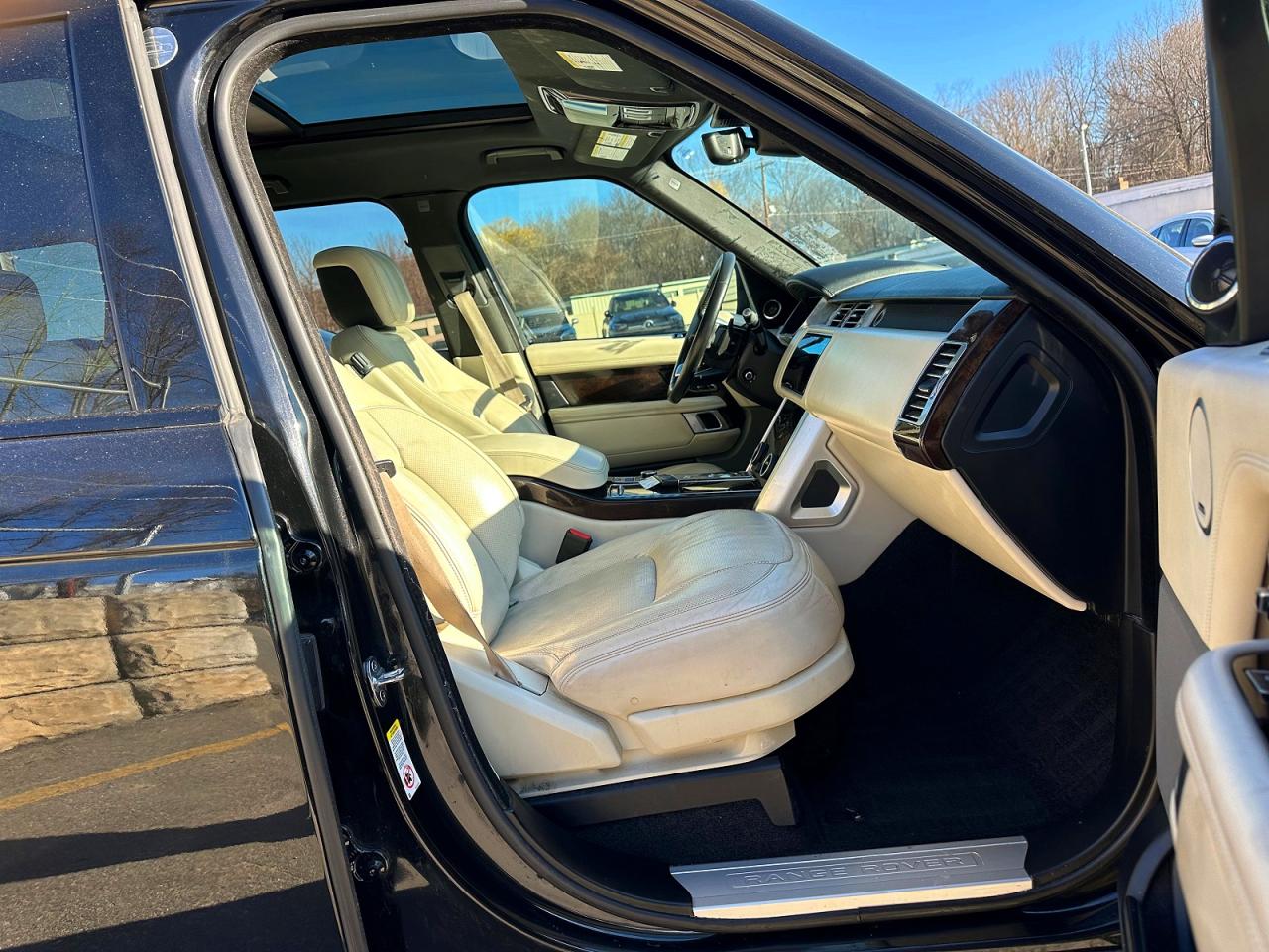 2020 Land Rover Range Rover VIN SALGS2SE0LA574568 COPART salvage auction — Minor Dent/Scratches, NC - CERTIFICATE OF TITLE, sold $15,400 on 2026-07-01 (photo 5)