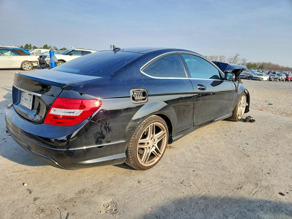2015 Mercedes-benz C-klasse VIN WDDGJ4HB2FG361261 COPART salvage auction — FRONT END, Va - Certificate Of Title, sold $675 on 2026-07-15 (photo 3)
