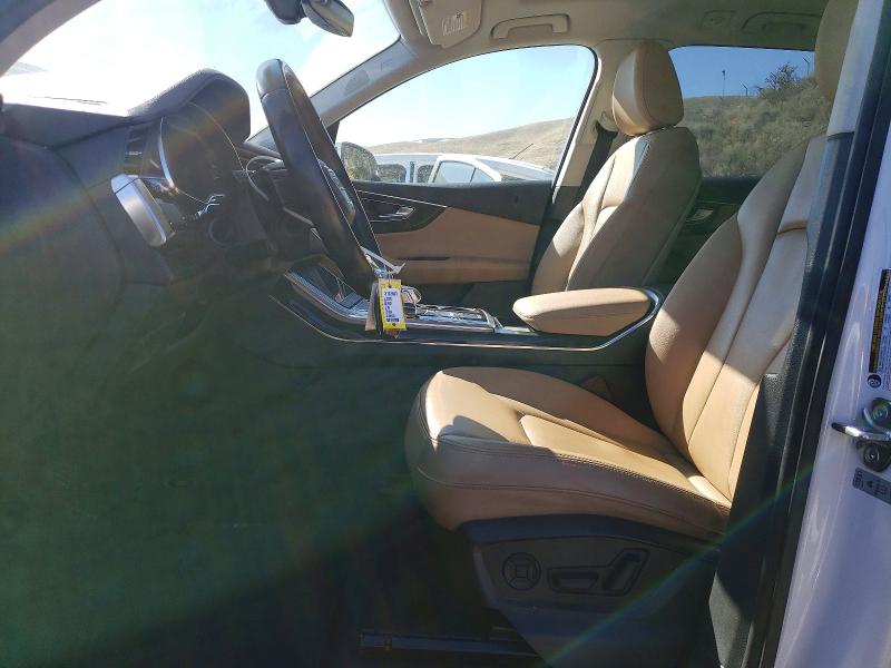 2020 Audi Q7 VIN WA1LXAF71LD003077 COPART salvage auction — MINOR DENT/SCRATCHES, CA - CERTIFICATE OF TITLE, sold $10,200 on 2026-09-03 (photo 7)
