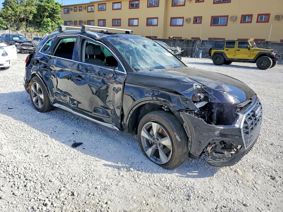 2023 Audi Q5 VIN WA1ABAFY4P2116800 COPART salvage auction — ROLLOVER, Salvage Title, sold $1,700 on 2026-08-11 (photo 4)