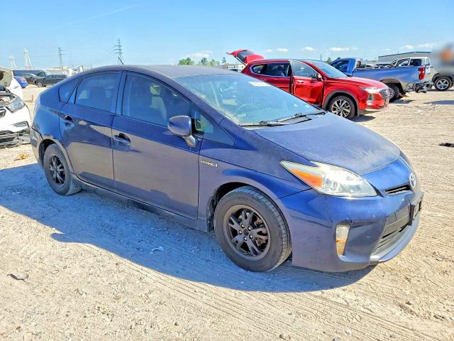 2013 Toyota Prius VIN JTDKN3DU5D1644442 COPART salvage auction — NORMAL WEAR, Tx - Certificate Of Title, sold $800 on 2026-07-31 (photo 4)