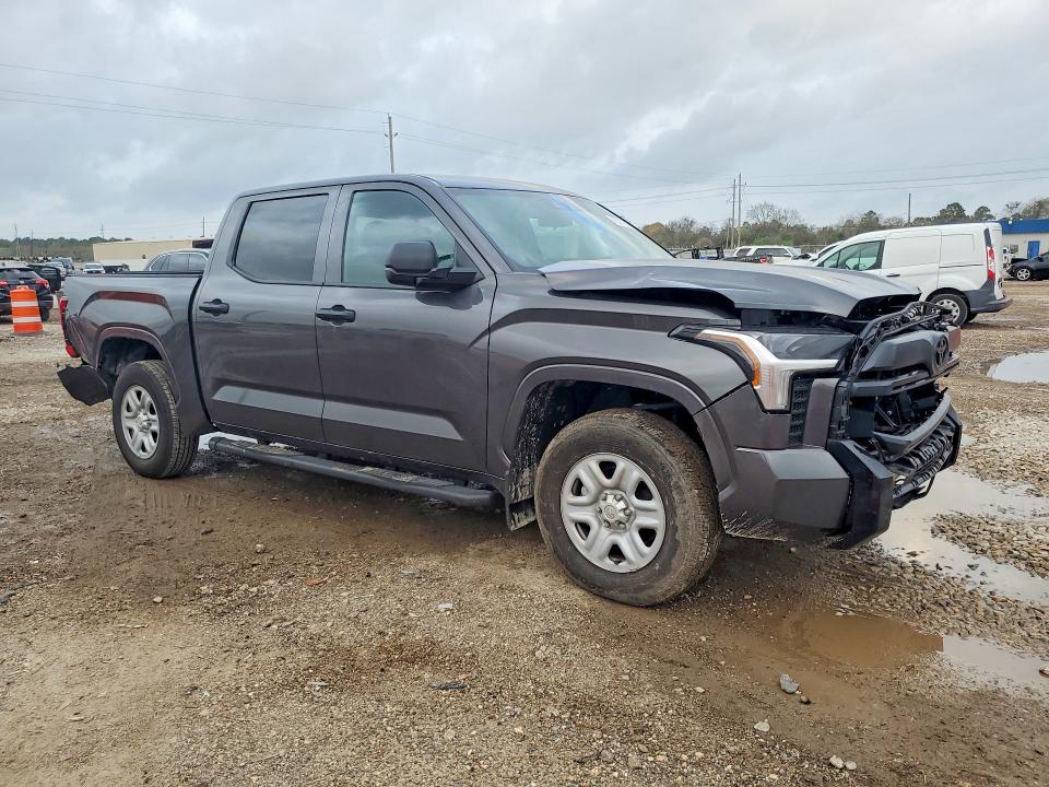 2026 Toyota Tundra VIN 5TFKB5AB4TX052680 COPART salvage auction — Rear End, TX - SALVAGE VEHICLE TITLE (P), sold $12,000 on 2026-04-23 (photo 4)