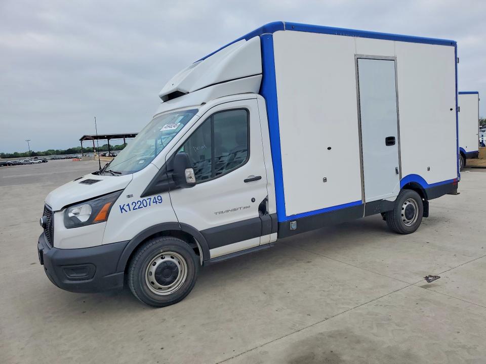2022 Ford Transit VIN 1FDBW5Z89NKA01720 COPART salvage auction — NORMAL WEAR, TX - CERTIFICATE OF TITLE, sold $17,000 on 2026-07-30 (photo 1)