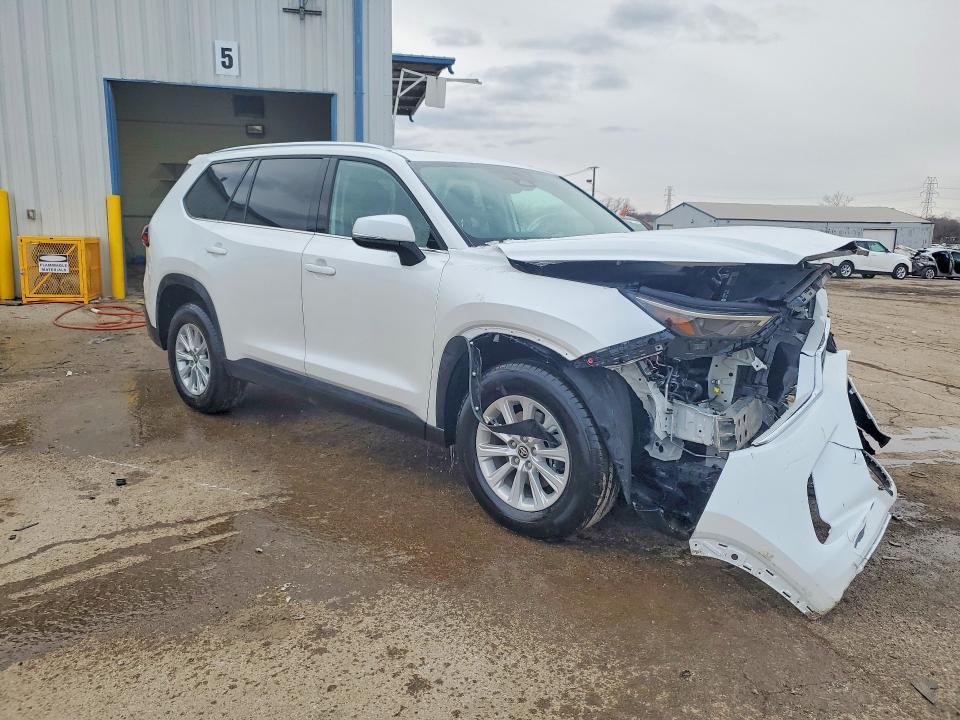 2026 Toyota Highlander VIN 5TDAAAB50TS107700 COPART salvage auction — Front End, IL - SALVAGE CERTIFICATE, sold $19,400 on 2026-05-06 (photo 4)