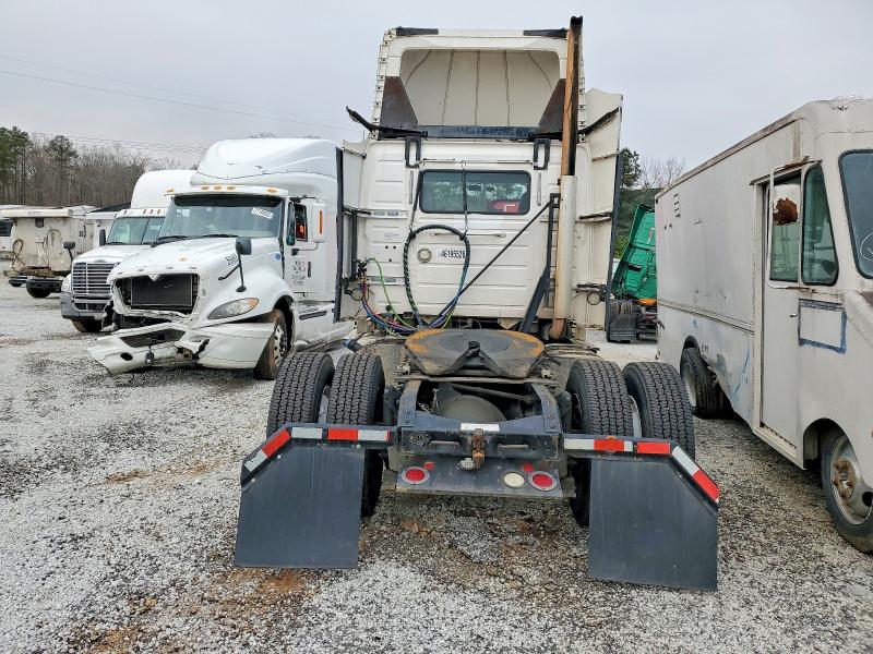 2015 Volvo Vnl VIN 4V4N19TG7FN922782 COPART salvage auction — ROOF, IN - CERTIFICATE OF TITLE, sold $5,000 on 2026-07-29 (photo 6)