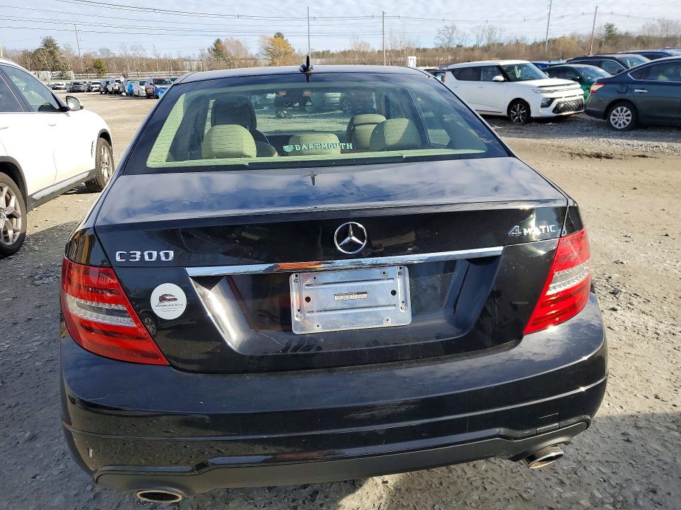 2012 Mercedes-benz C-klasse VIN WDDGF8BB4CR228860 COPART salvage auction — MINOR DENT/SCRATCHES, Salvage Title, sold $1,150 on 2026-07-17 (photo 6)