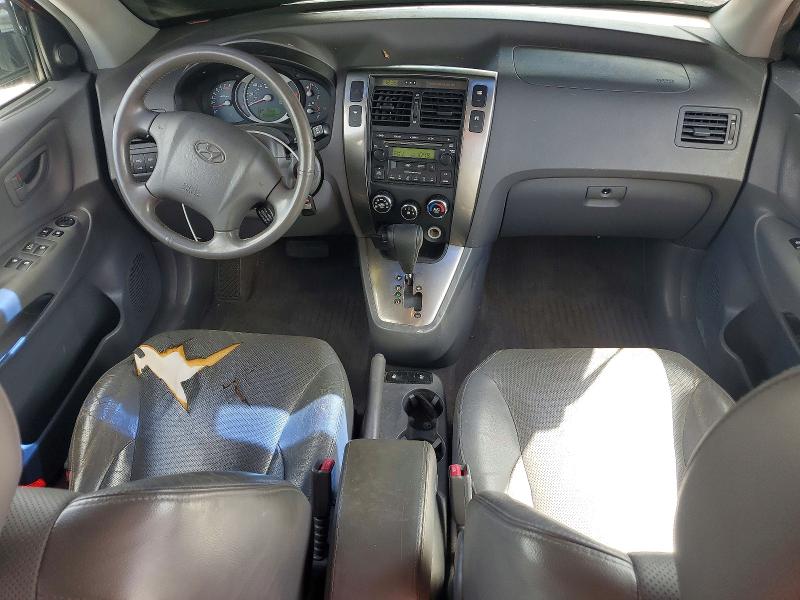 2005 Hyundai Tucson VIN KM8JN72D35U229069 COPART salvage auction — FRONT END, FL - CERT OF TITLE SLVG REBUILDABLE, sold $575 on 2026-07-17 (photo 8)