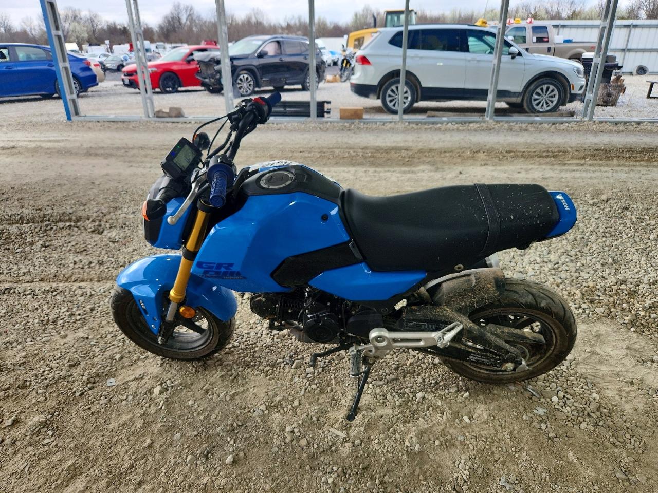 2025 Honda GROM VIN MLHJC9210S5304289 COPART salvage auction — Vandalized, MO - DUPLICATE TITLE, sold $2,500 on 2026-06-25 (photo 3)