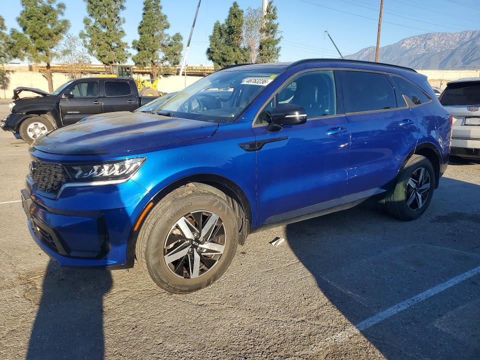 2021 Kia Sorento VIN 5XYRHDLFXMG057961 COPART salvage auction — SIDE, Salvage Title, sold $5,500 on 2026-07-14 (photo 1)