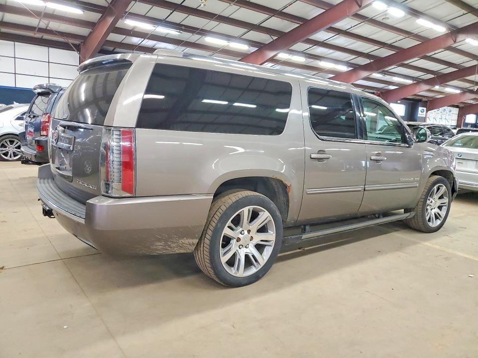 2013 Cadillac Escalade esv VIN 1GYS4JEF6DR312271 COPART salvage auction — MINOR DENT/SCRATCHES, Ma - Certificate Of Title, sold $3,500 on 2026-07-09 (photo 3)