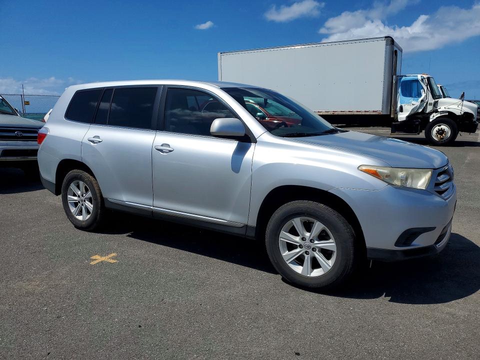 2013 Toyota Highlander VIN 5TDZA3EH6DS044902 COPART salvage auction — REAR END, Hi - Certificate Of Salvage, sold $2 on 2026-07-20 (photo 4)