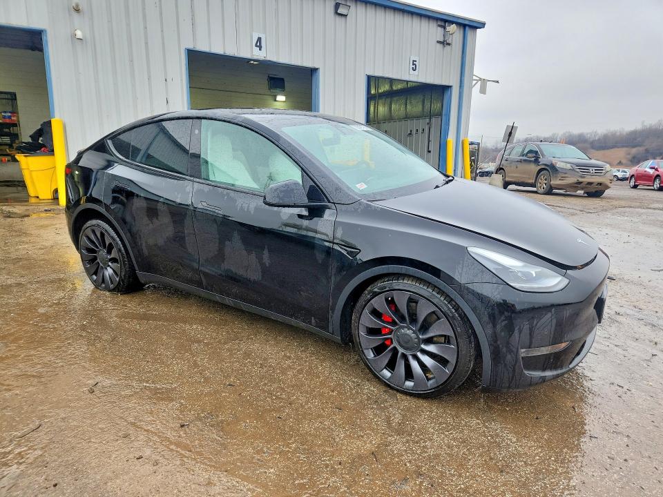 2021 Tesla Model y VIN 5YJYGDEF7MF264021 COPART salvage auction — REAR END, Il - Salvage Certificate, sold $9,900 on 2026-07-10 (photo 4)