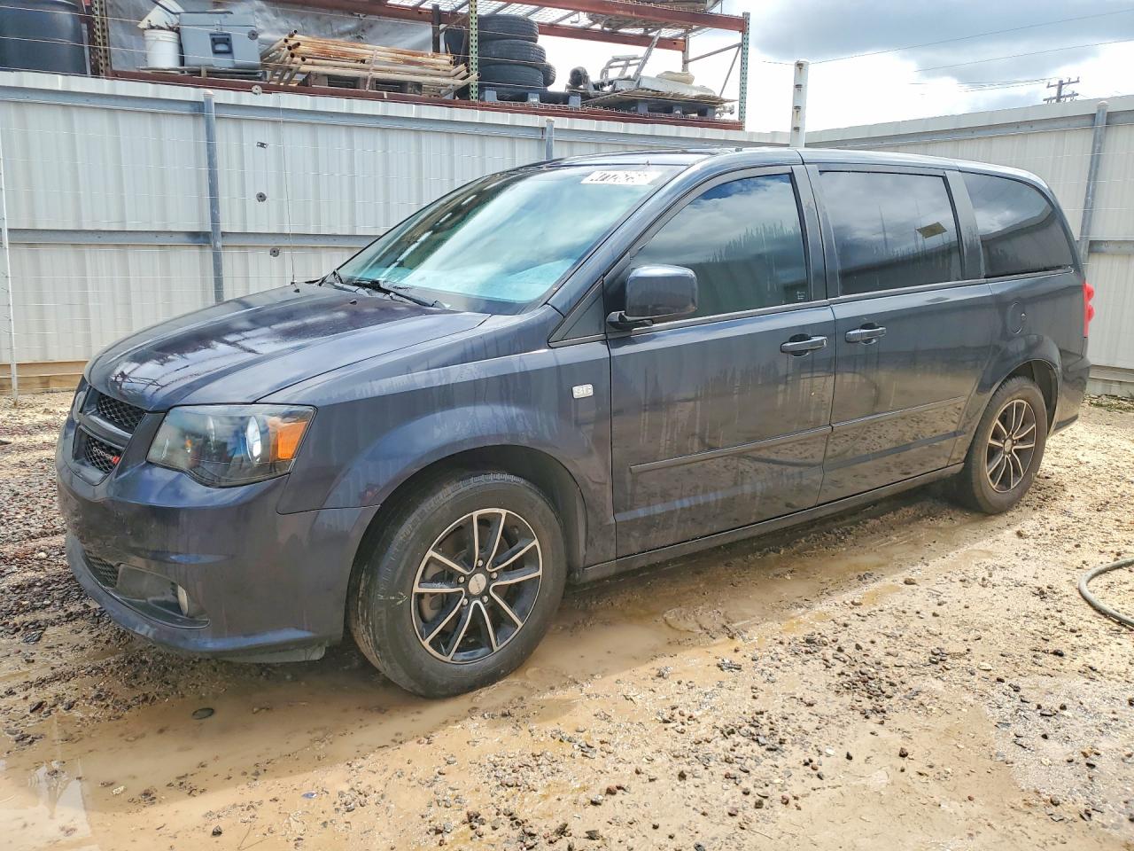2014 Dodge Grand Caravan VIN 2C4RDGCGXER462608 — COPART salvage auction photo