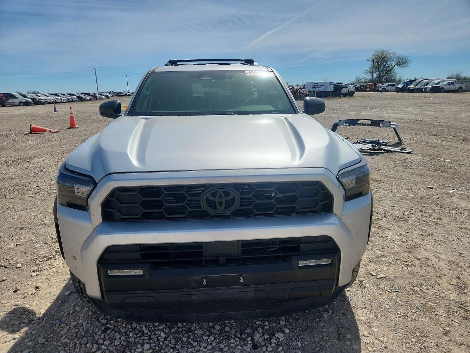 2025 Toyota 4runner VIN JTEVB5BR1S5010031 COPART salvage auction — REAR END, TX - SALVAGE VEHICLE TITLE, sold $28,500 on 2026-07-15 (photo 5)