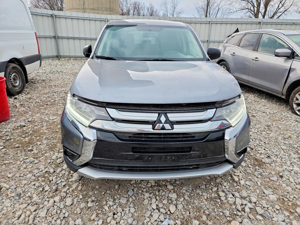 2017 Mitsubishi Outlander VIN JA4AD2A36HZ015424 COPART salvage auction — MECHANICAL, Mi - Dealer Only Clean Title (P), sold $2,550 on 2026-07-30 (photo 5)
