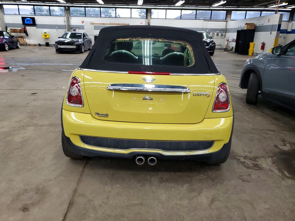 2010 Mini Cooper VIN WMWMS3C57ATY50869 COPART salvage auction — MECHANICAL, Il - Certificate Of Title, sold $550 on 2026-07-06 (photo 6)