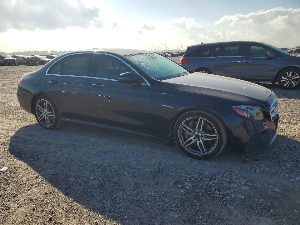 2017 Mercedes-benz E-klasse VIN WDDZF4JB3HA286452 COPART salvage auction — SIDE, TX - SALVAGE VEHICLE TITLE, sold $5,400 on 2026-07-02 (photo 4)