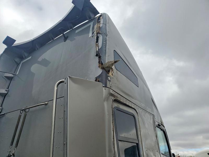 2019 Kenworth Construction VIN 1XKYD49X3KJ254334 COPART salvage auction — SIDE, IL - SALVAGE CERTIFICATE, sold $9,800 on 2026-07-23 (photo 9)