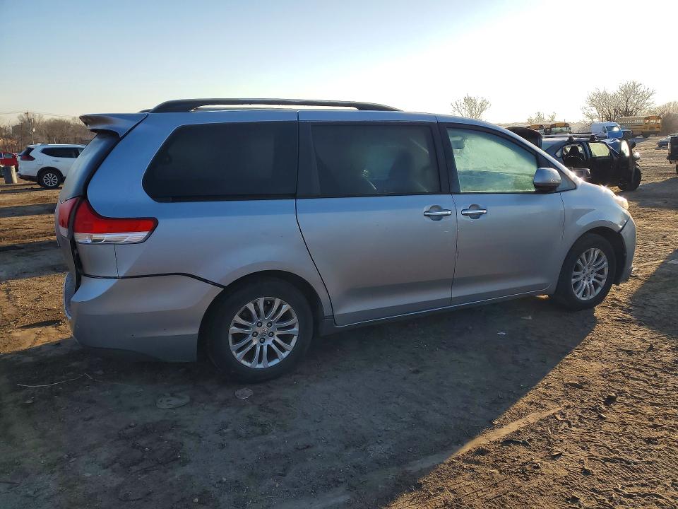 2011 Toyota Sienna VIN 5TDYK3DC2BS152204 COPART salvage auction — REAR END, Md - Cert Of Salvage > 75% Damage, sold $175 on 2026-07-16 (photo 3)
