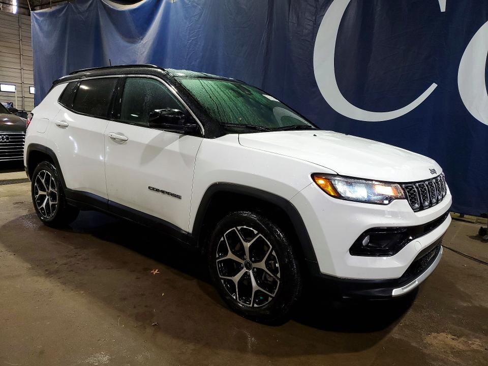 2025 Jeep Compass VIN 3C4NJDCN6ST530271 COPART salvage auction — MINOR DENT/SCRATCHES, OH - CERTIFICATE OF TITLE, sold $17,900 on 2026-07-28 (photo 4)