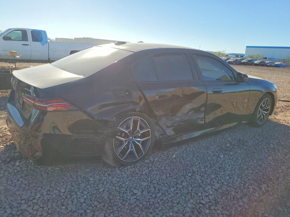 2024 BMW I5 VIN WBY33FK02RCP52202 COPART salvage auction — SIDE, Salvage Title, sold $21,800 on 2026-08-06 (photo 3)