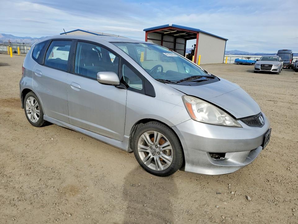 2011 Honda Fit VIN JHMGE8H52BC025867 COPART salvage auction — ROOF, Mt - Salvage Certificate Of A Vehic, sold $225 on 2026-07-07 (photo 4)