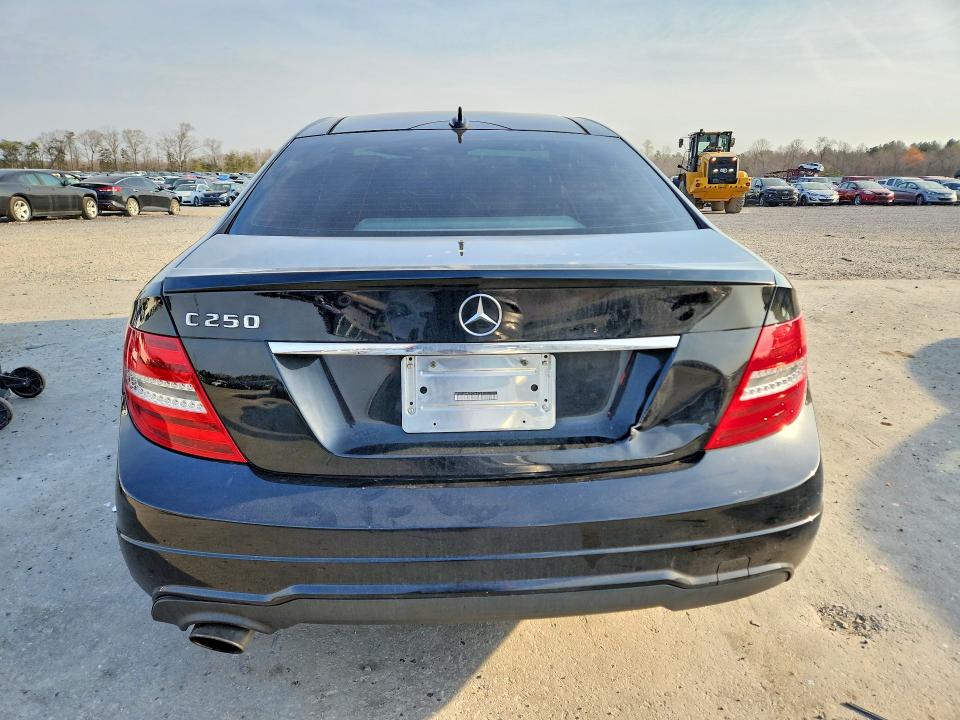 2015 Mercedes-benz C-klasse VIN WDDGJ4HB2FG361261 COPART salvage auction — FRONT END, Va - Certificate Of Title, sold $675 on 2026-07-15 (photo 6)