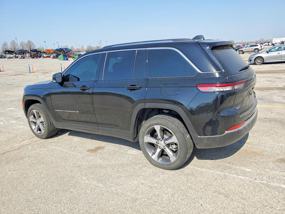 2022 Jeep Grand cherokee VIN 1C4RJYB60N8758322 COPART salvage auction — MINOR DENT/SCRATCHES, Mo - Certificate Of Title, sold $18,800 on 2026-07-09 (photo 2)