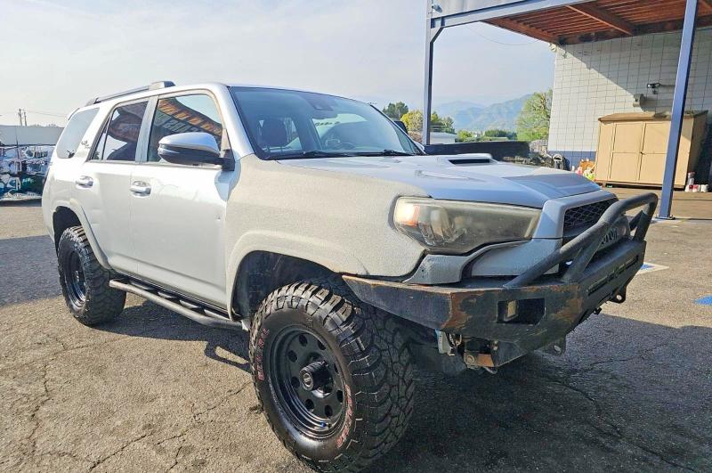 2020 Toyota 4runner VIN JTEBU5JR1L5756902 COPART salvage auction — NORMAL WEAR, Ca - Certificate Of Title (P), sold $16,400 on 2026-07-09 (photo 1)