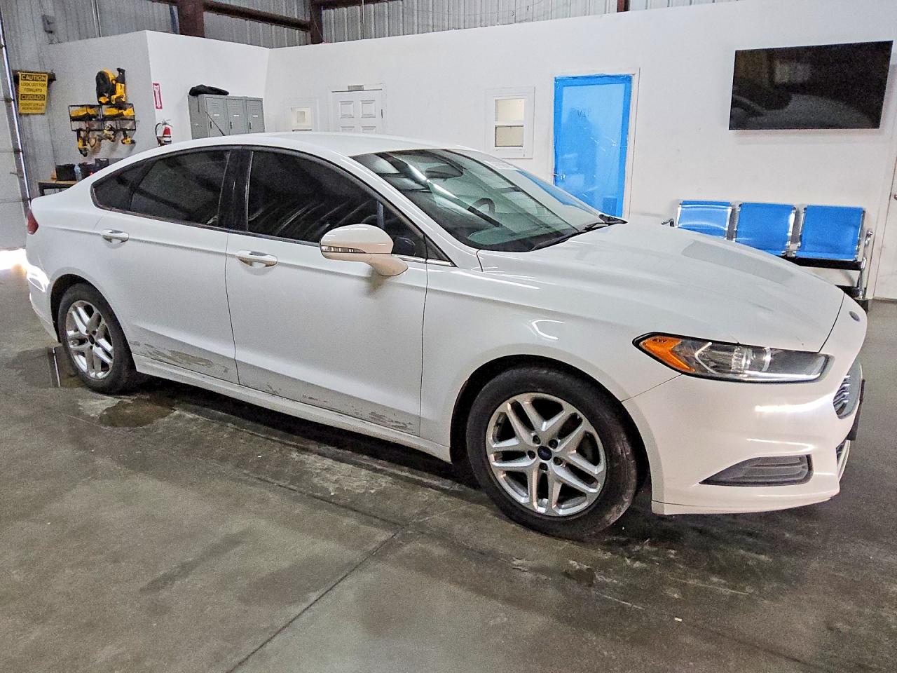 2016 Ford Fusion VIN 1FA6P0HD6G5121115 COPART salvage auction — Minor Dent/Scratches, TX - CERTIFICATE OF TITLE, sold $175 on 2026-06-30 (photo 4)